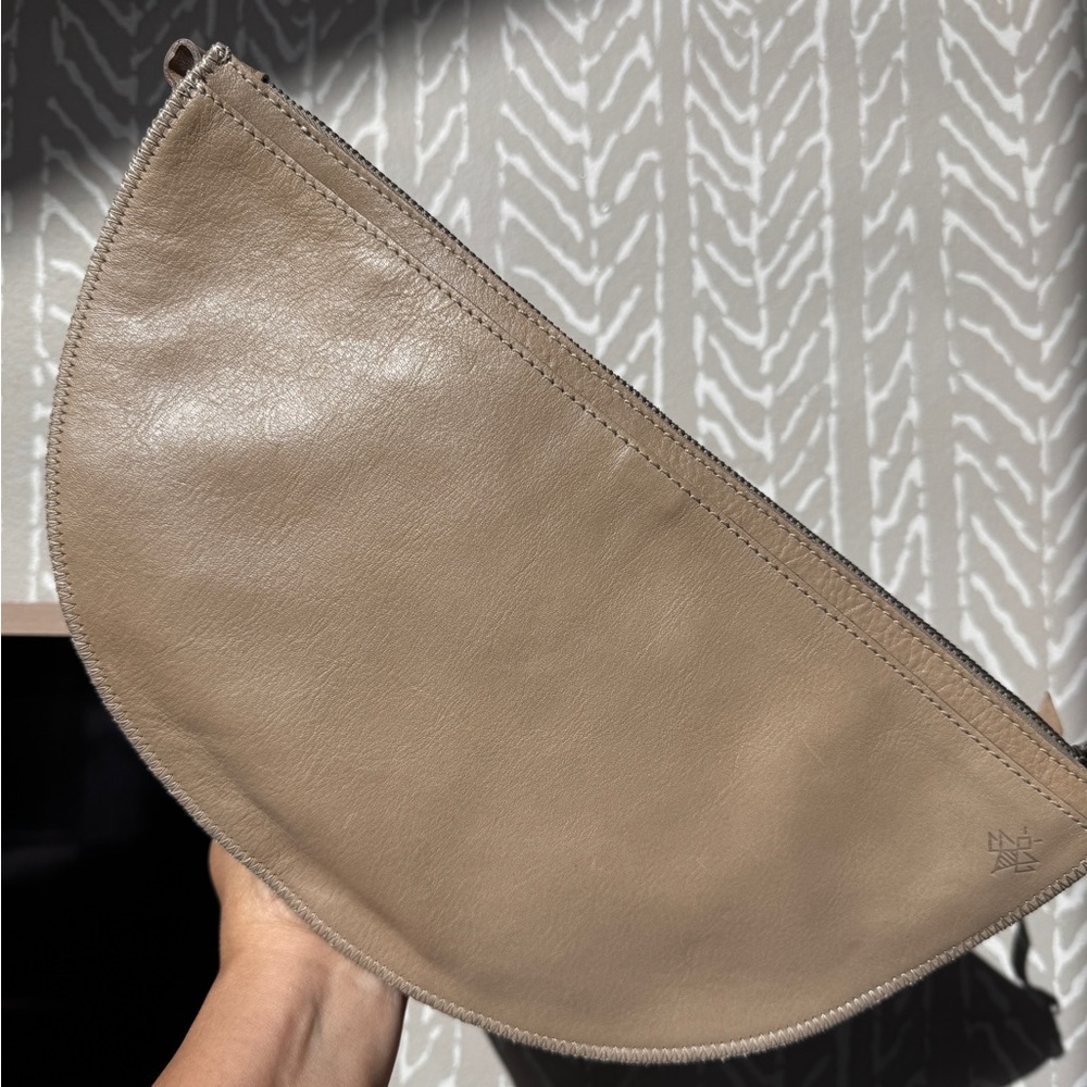 Chic Taupe / Beige Leather Shoulder Bag